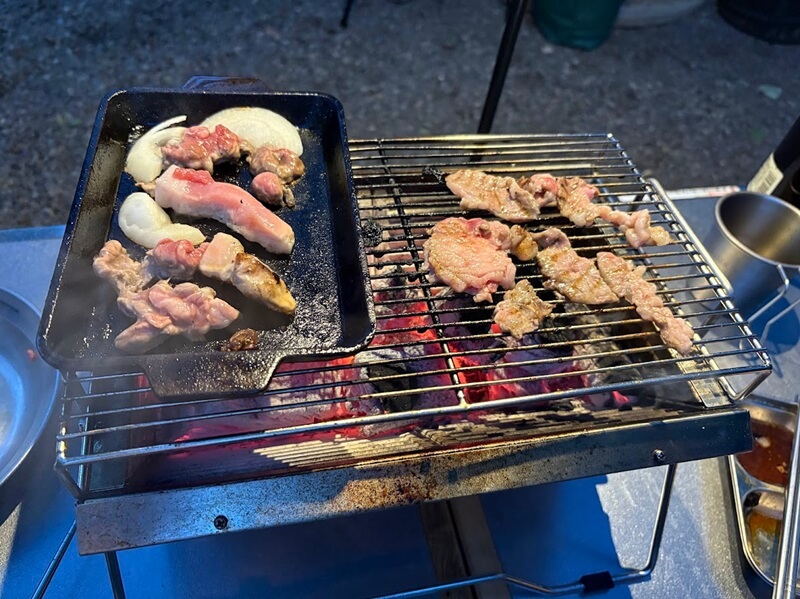 ユニフレームのユニセラⅢで、焼き肉。